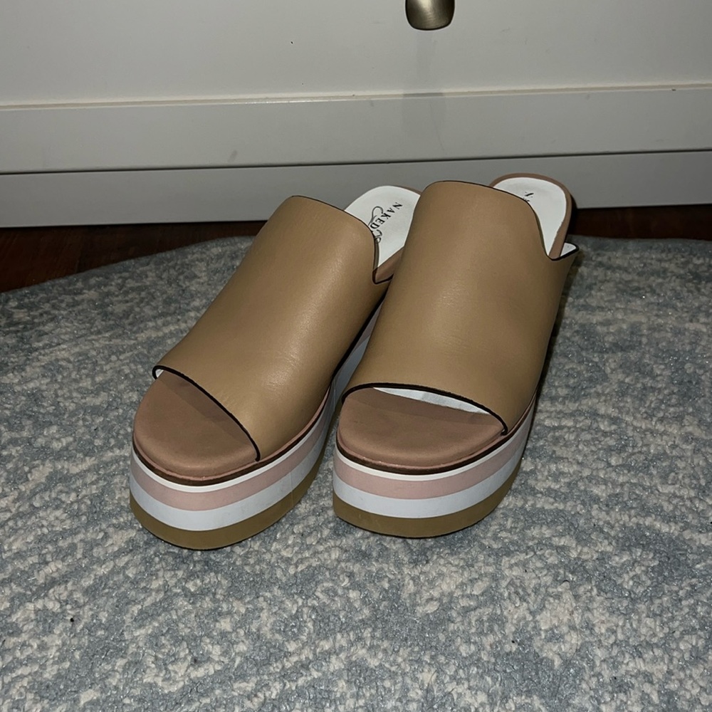 Naked feet FLOW IN ECRU PLATFORM SANDALS